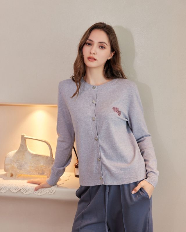 Prodotto: BACHATA - Cardigan manica lunga grigio con bottoni da donna