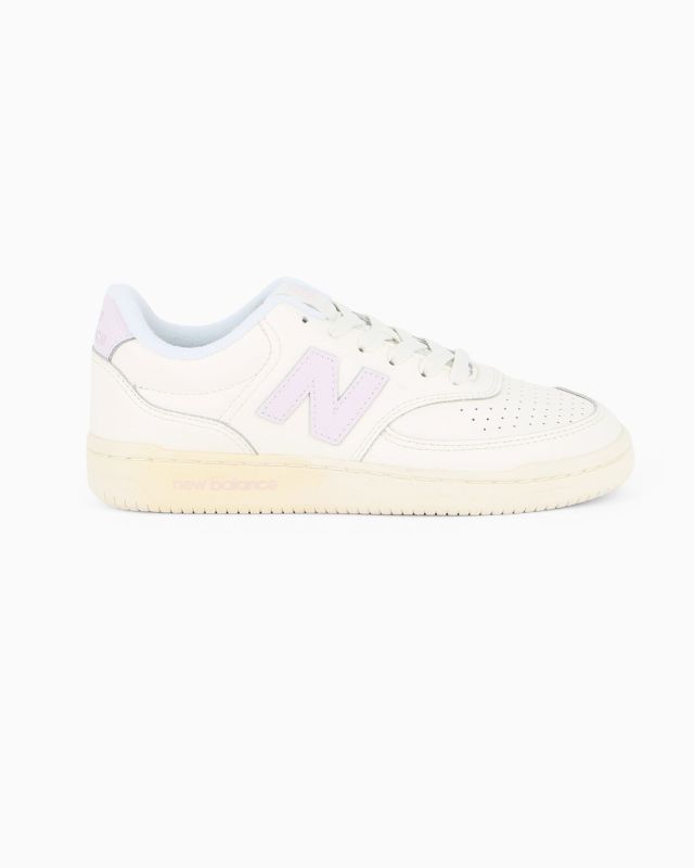 Prodotto: NEW BALANCE - SNEAKERS LIFESTYLE LEATHER BIANCHE CON DETTAGLI LILLA DA DONNA, W0801G1